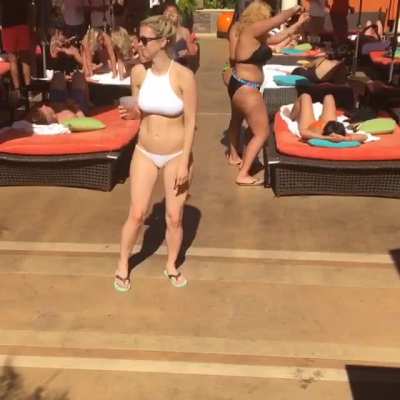 Bikini twerk