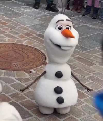 Olaf Has Fallen in Disneyland Paris (30 March 2026)