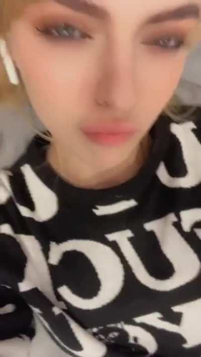 Jess on the bed