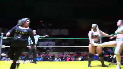 Lucha 2 of 8