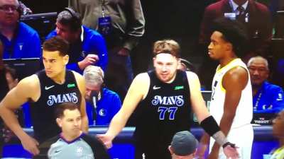 [Highlight] Luka Doncic on Kris Dunn. “I didn’t do nothing he just mad I’m busting his ass.”