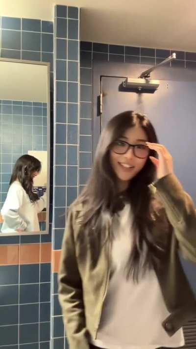 Glasses on or glasses off?