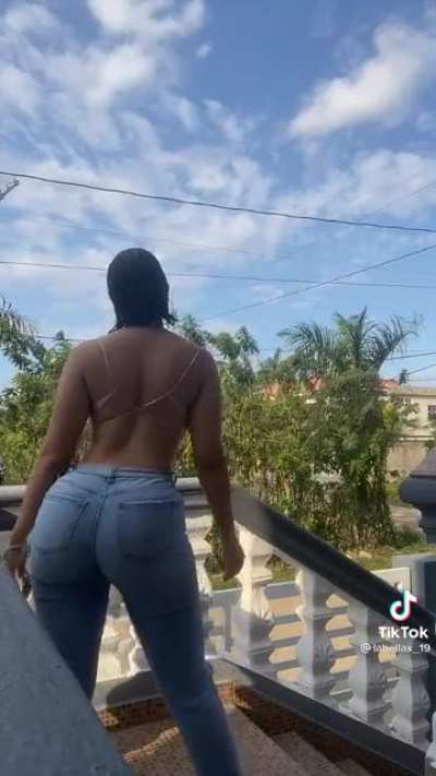 Bubble butt thot