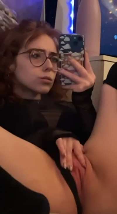 i really need ur face buried in my pussy right now :(