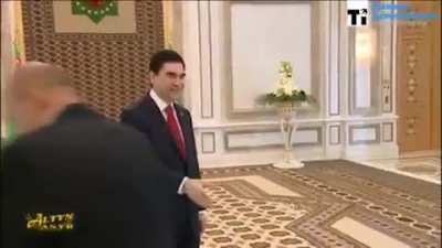 Хорошие мальч<wbr>ики дают лапку