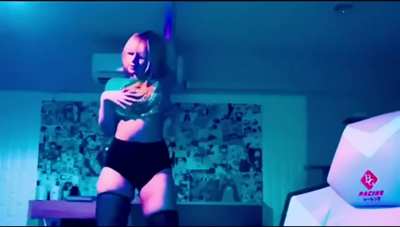 Anyone knows her name?