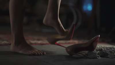 Love Hailee Steinfeld's feet!