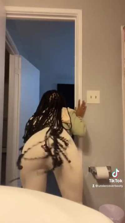 TikTok: Under<wbr>cover<wbr>booty
