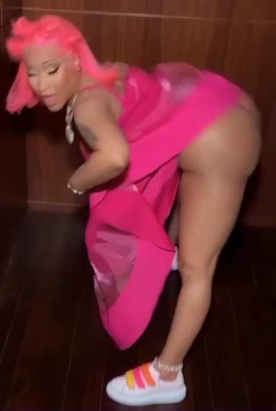 Okay Nicki 😭