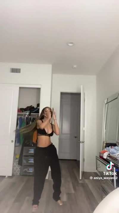 @anya_wayans2
