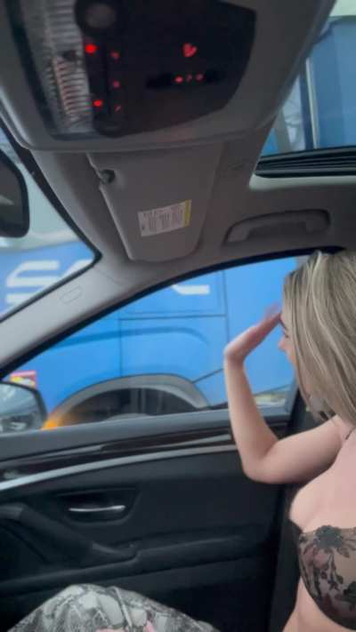 Always expect the unexpected Mr.truck driver you never know what you'll see on the road