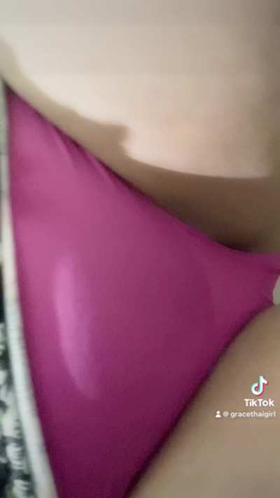 I’m Thai slut are you want to eat my cake?