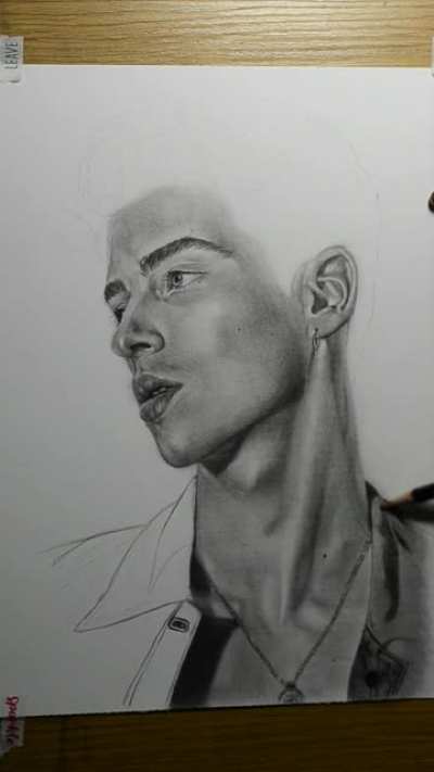 Manu Rios from 