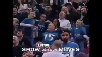 Minnesota supporter, who was kicked out of the stands for his dance 12 years ago, returns after 12 years and ends his unfinished job.