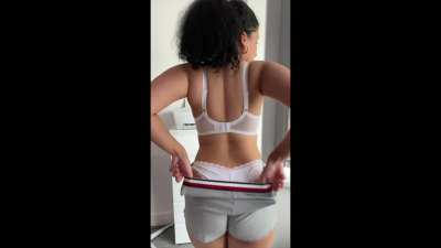 I wanna let one lucky older guy cum on my ass multiple times