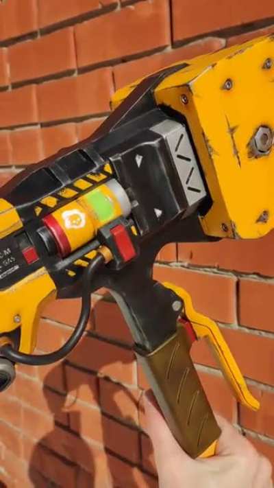 We made the Caustic's Death Hammer Heirloom [self]
