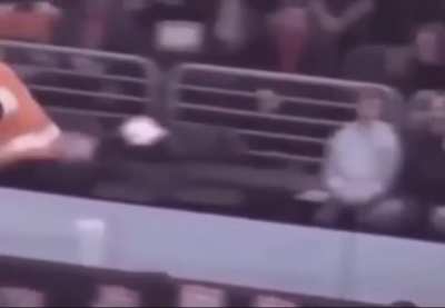 The way he fucking danced him at the end lmao