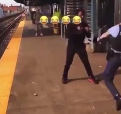 Philadelphia cop throws punches with a man