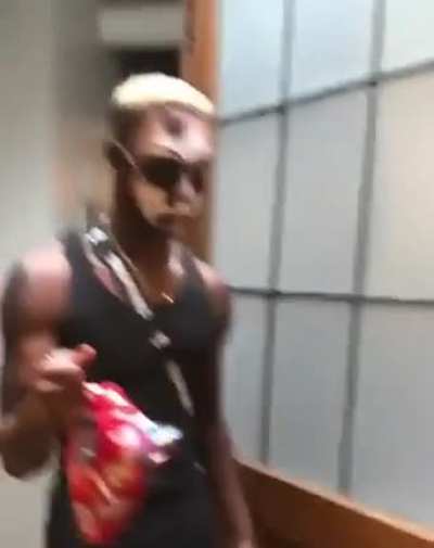 Halloween hol up