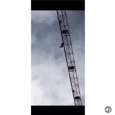 NSFW - Camera man gets visual of a man falling from a train after trying to get pictures for Instagram