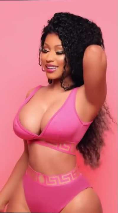 nicki minaj with slow mo