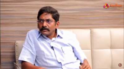 This is why we shouldn't glorify DMK. Not everyone who oppose DMK is sanghi and this video will prove my point. Anyways 