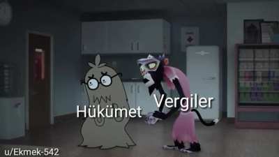 Bir dakika kapı çalıyor hemen geliyorum
