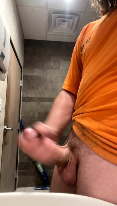 Nothing better than a public sesh with a big cumshot at the end 😈
