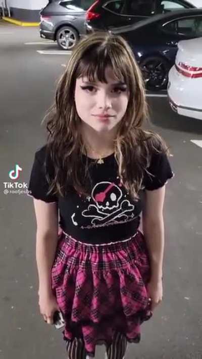 She looks so confused xD