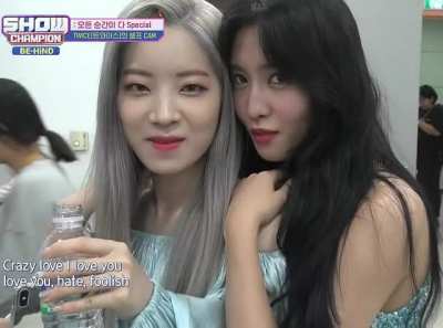 Dahyun & Momo