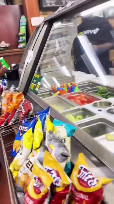 Family ordered sandwiches at subway knowing they didn’t have to money to pay