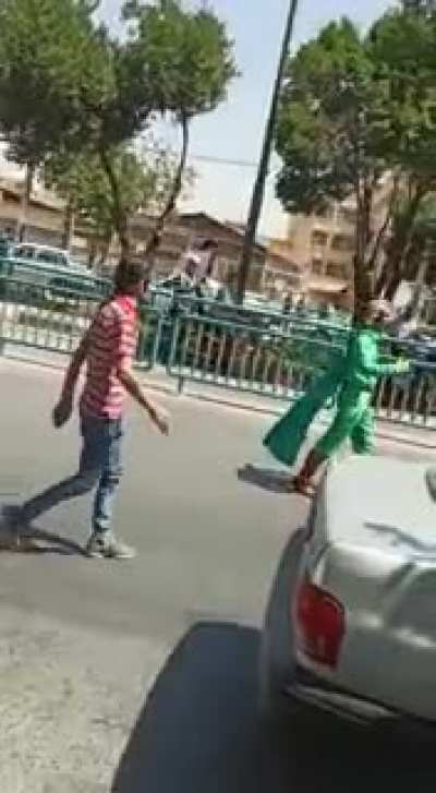 Guy who claims to be Imam Mahdi(who according to Shia Muslim's will emerge with Jesus) causes chaos in city of Isfahan in Iran, and attacks the cops with sword.