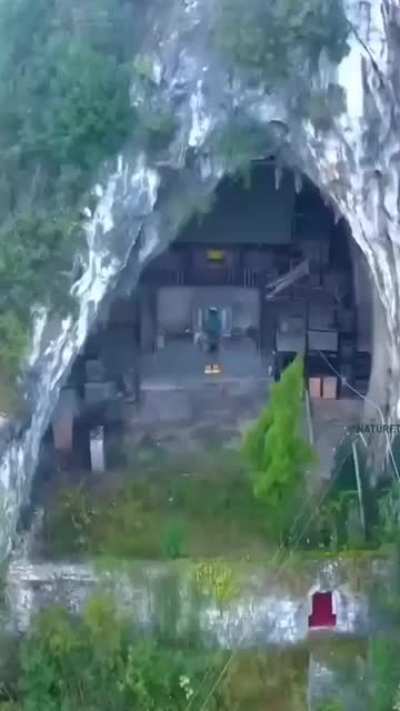 Норм так уединился