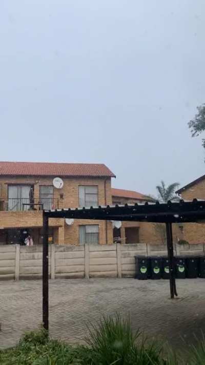 Itâs snowing in JHB