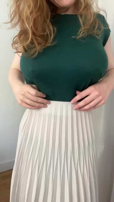 I know a redhead who would love a creampie right about now