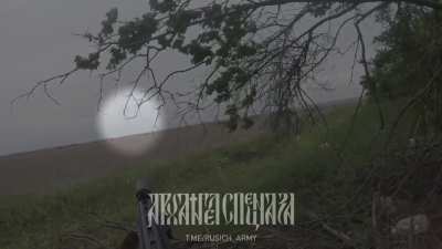 Russian soldier of the VDV shoots down a Ukranian FPV drone with his rifle