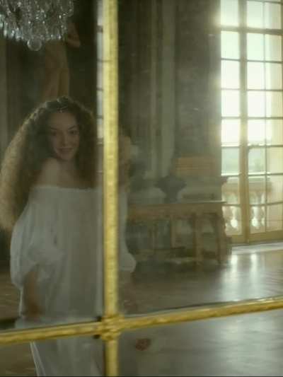 Alexia Giordano - beauty petite plot in 'Versailles'
