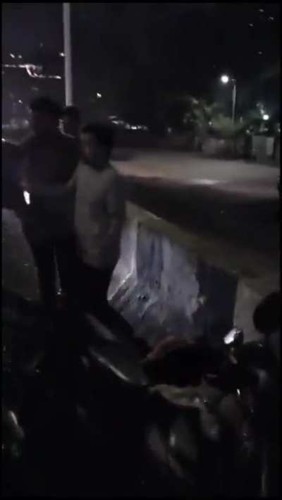 Ek aur Dil dehrane wali video Aaj pata nahi kya ho raha hai