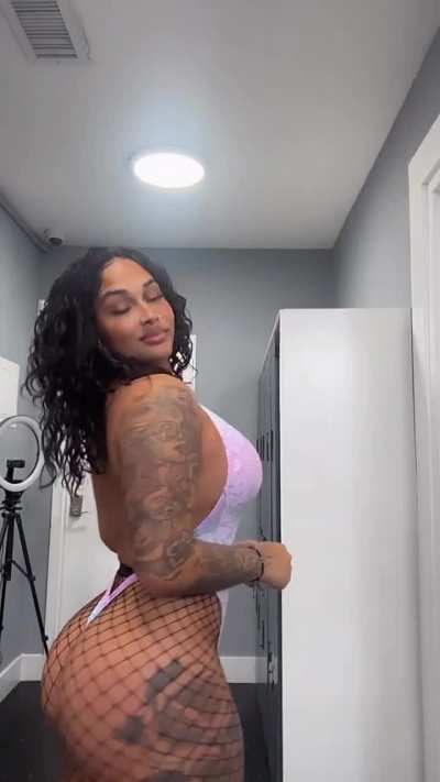 @kaycurlzzz_