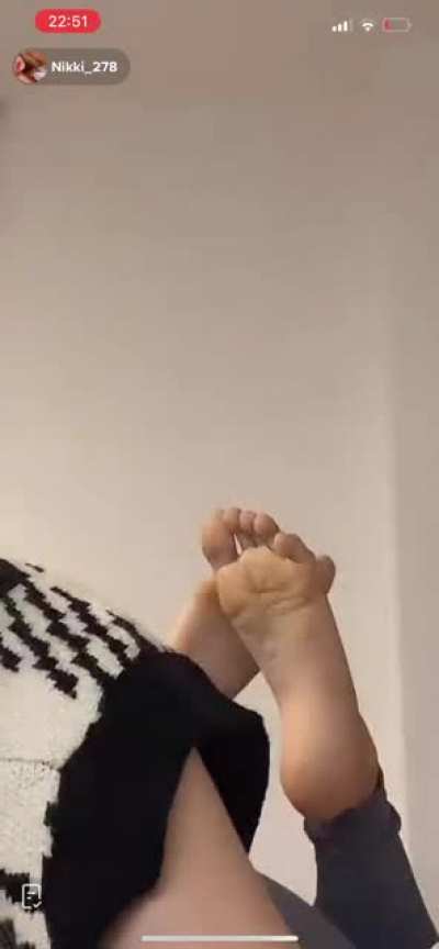 Part 4 - @nikolaa265 The pose & a close up!! Live right now!!