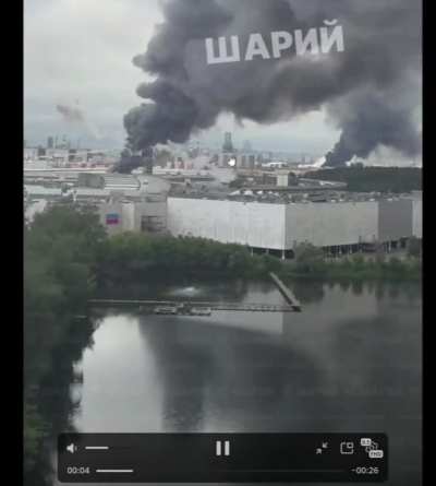 Russian AD missile spectacularly strikes oil silo. Moskow, 18 June 2026