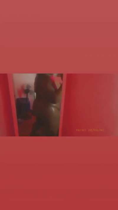 @dare<wbr>aldii<wbr>amond<wbr>richh<wbr>_ w his tranny ass 😂😂😂😂😂<wbr>🤌🏽