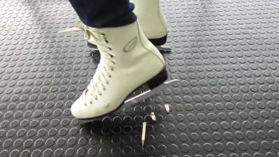 ⛸️Is there any ice - skates bug cut?!?.