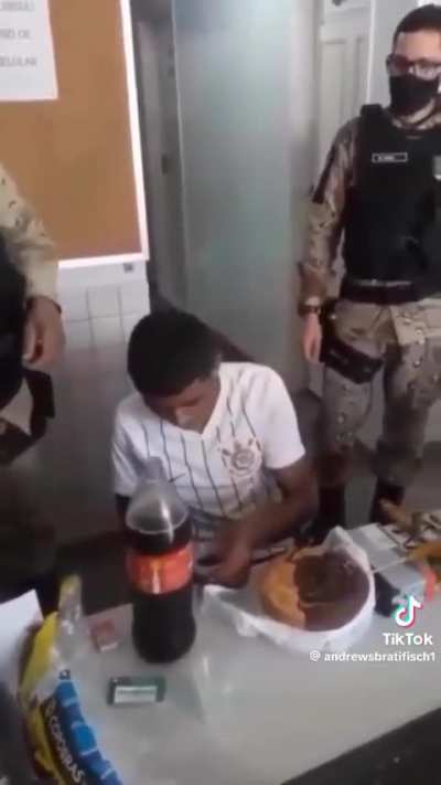 This criminal was arrested on the day he turned 18, and the Brazilian police decided to celebrate along with him.