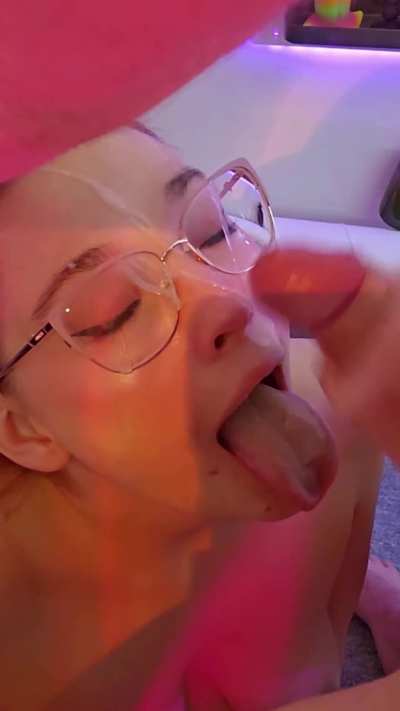 She has the face for this