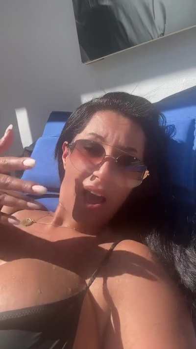 elle nous regale
