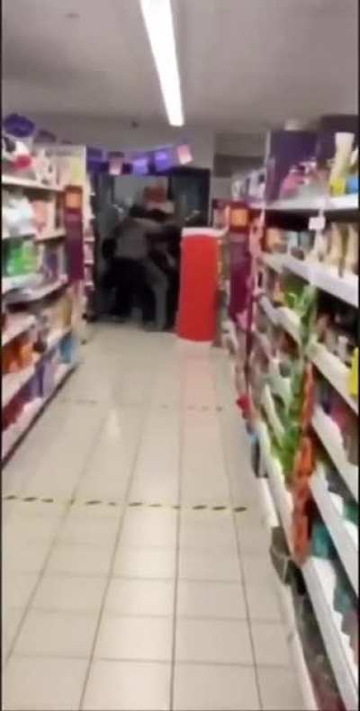 Homie wasn’t letting them take his partner without a fight