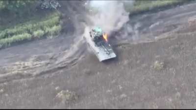 Russian Soldiers abandoning Russian 2S1 in Zaporizhzhia after being hit 