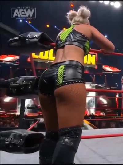 Toni Storm