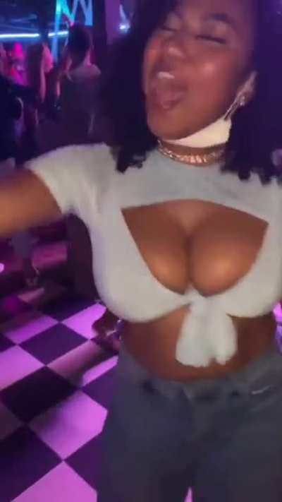 @ladydadoune